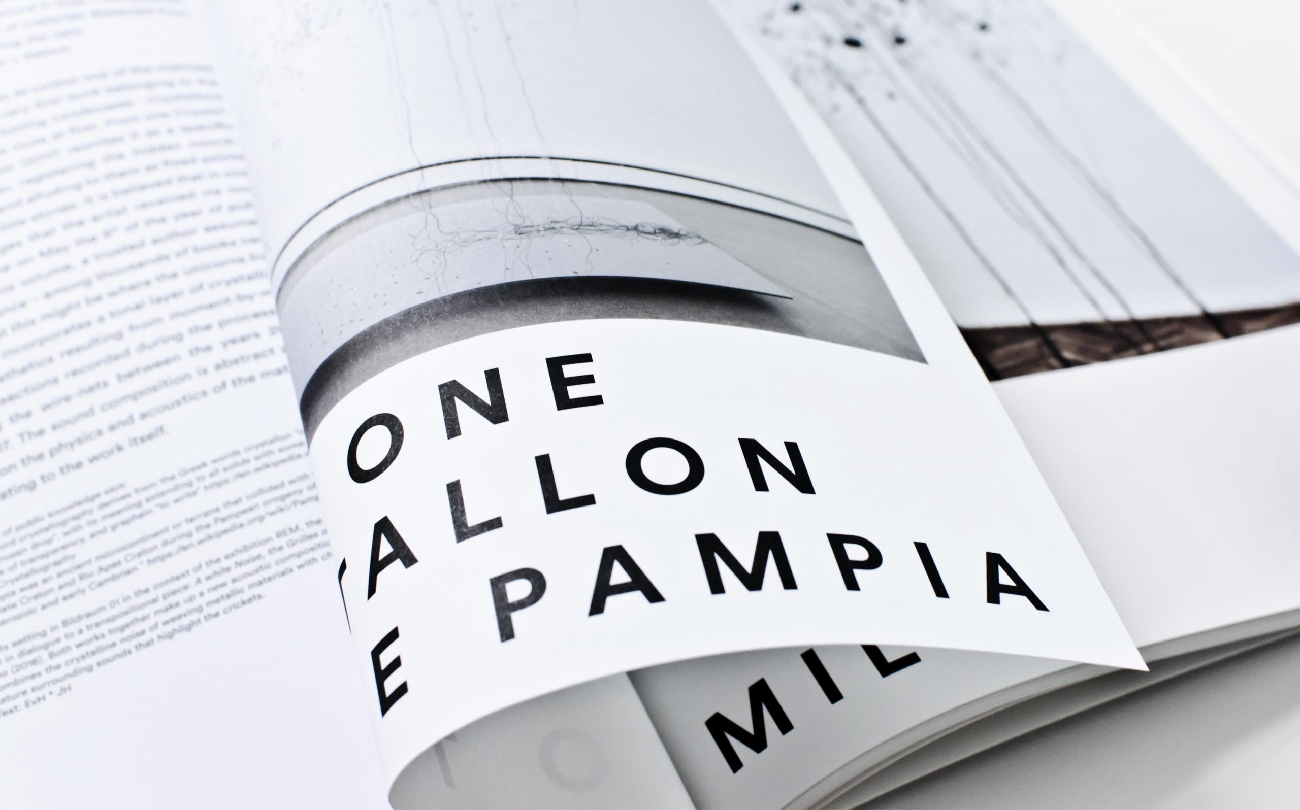Detail aus Juliana Herrero – REM 1:1 | zwei Werktitel, gesetzt in LL Circular, umgeschlagene Seite | Keywords: Editorial Design, Artist Book, Künstlerbuch, Buchgestaltung, Grafikdesign, Design, Typografie